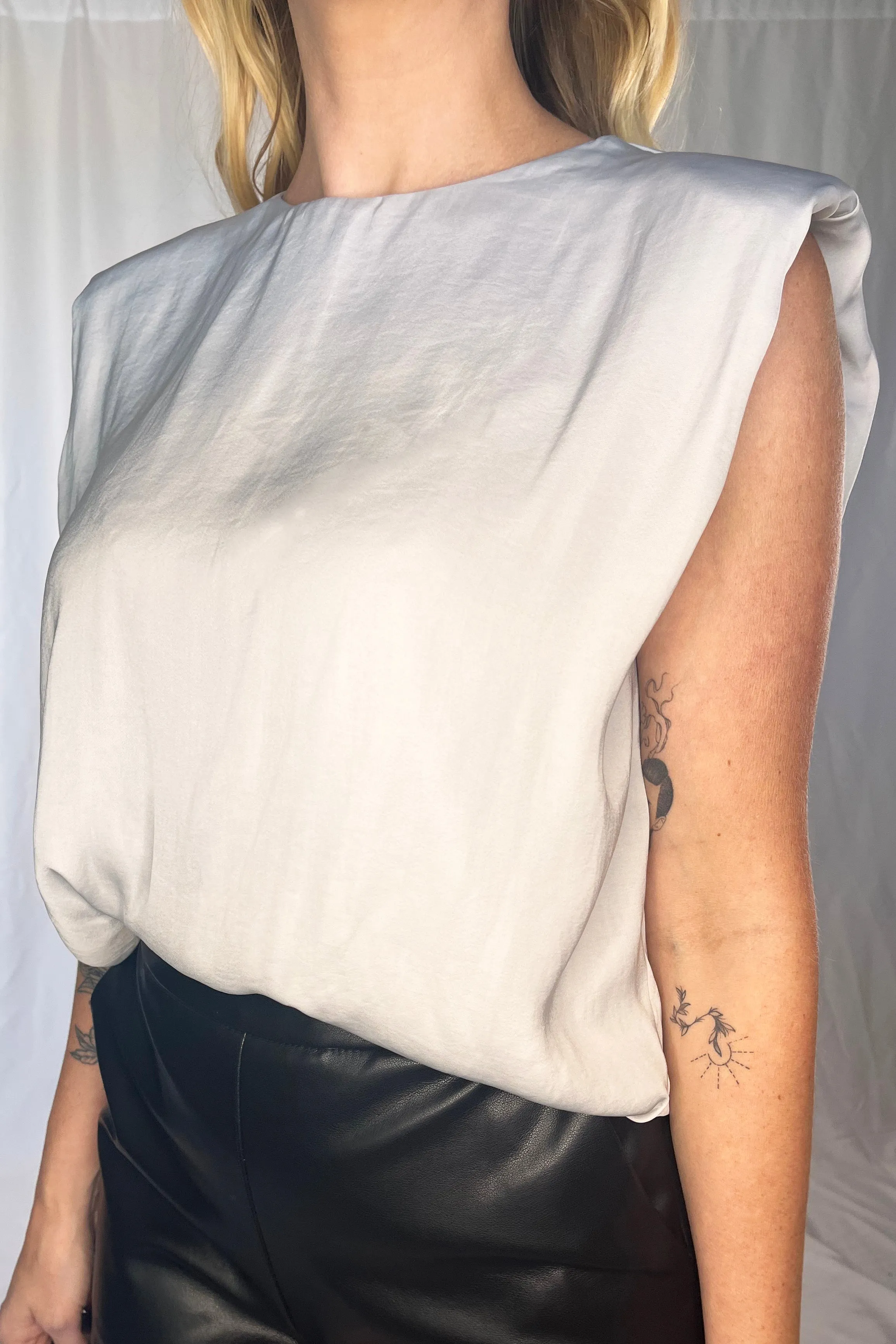 Muscle Blouse